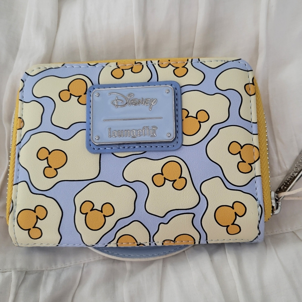 NWT Loungefly Waffle Scented Disney Mickey Mouse Backpack and Matching Wallet - Picture 3 of 16
